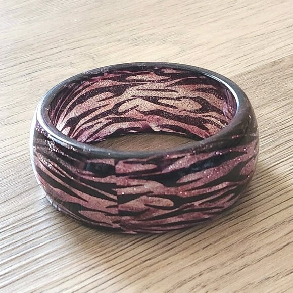 Vintage Retro Lucite Bangle Bracelet Purple Chunky Sparkly Tiger Stripes Jewelry - Picture 1 of 8